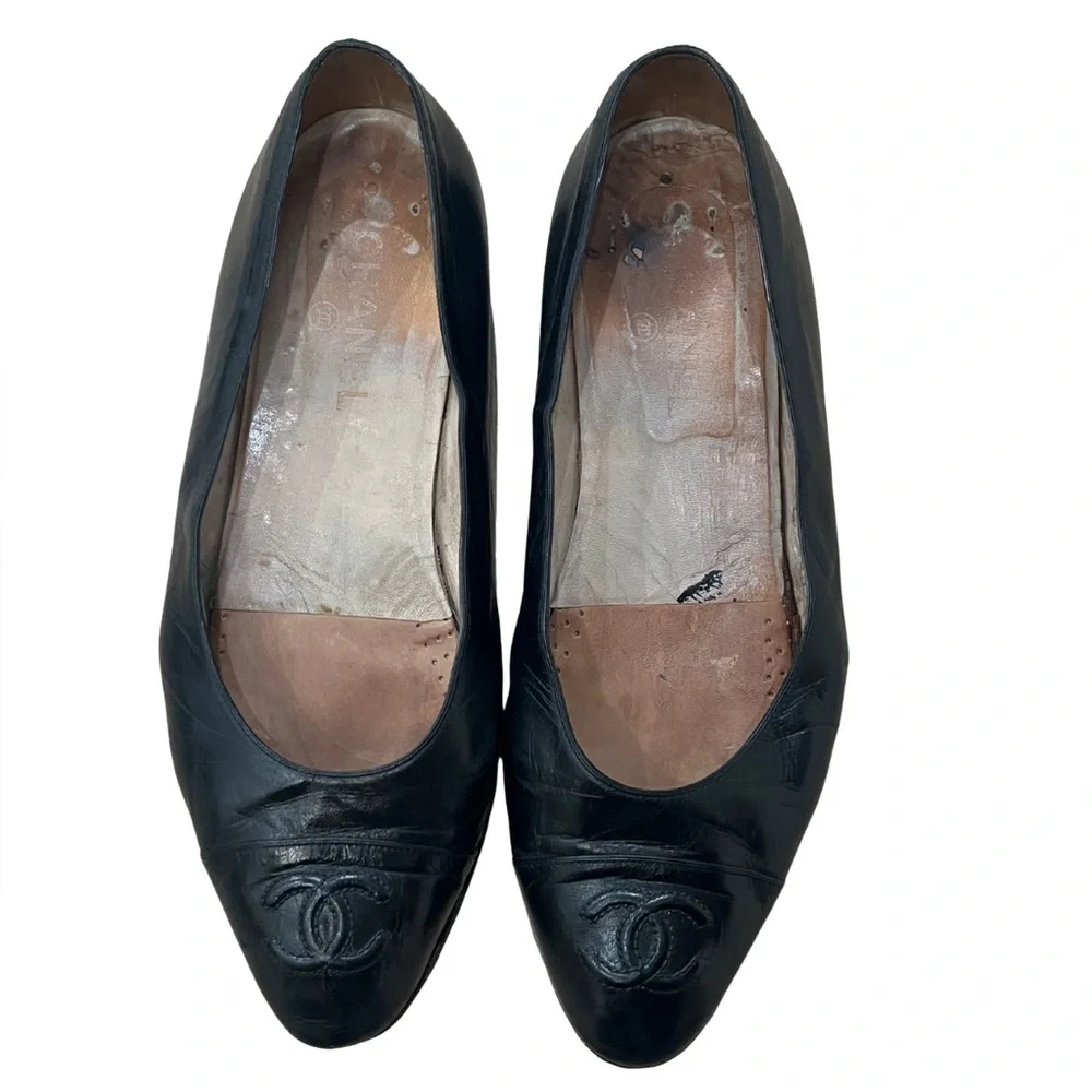 Chanel Authentic Black Vintage Interlock CC Logo Ballet Flats Women's Size: 40 - Picture 1 of 7